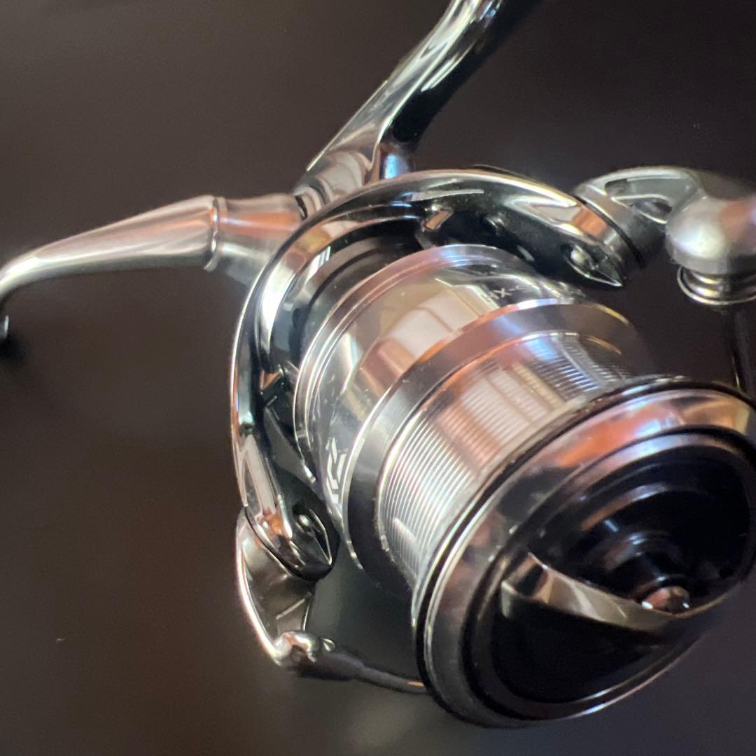 DAIWA EXIST2500S-XH フィッシングリール メタリックシルバー