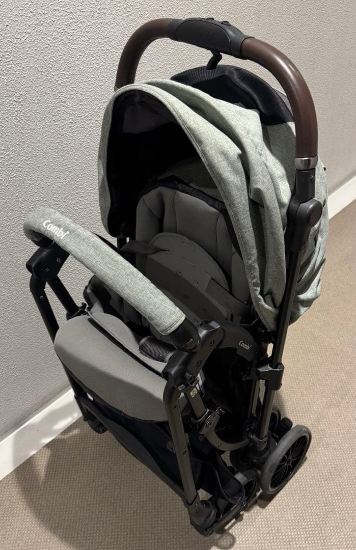 Combi 折りたたみ式ベビーカー スゴカル　swich plusエッグショック