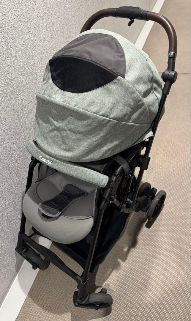 Combi 折りたたみ式ベビーカー スゴカル　swich plusエッグショック
