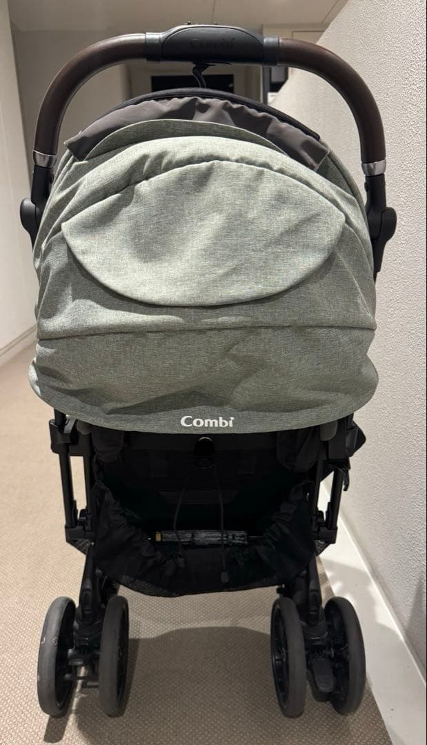 Combi 折りたたみ式ベビーカー スゴカル　swich plusエッグショック