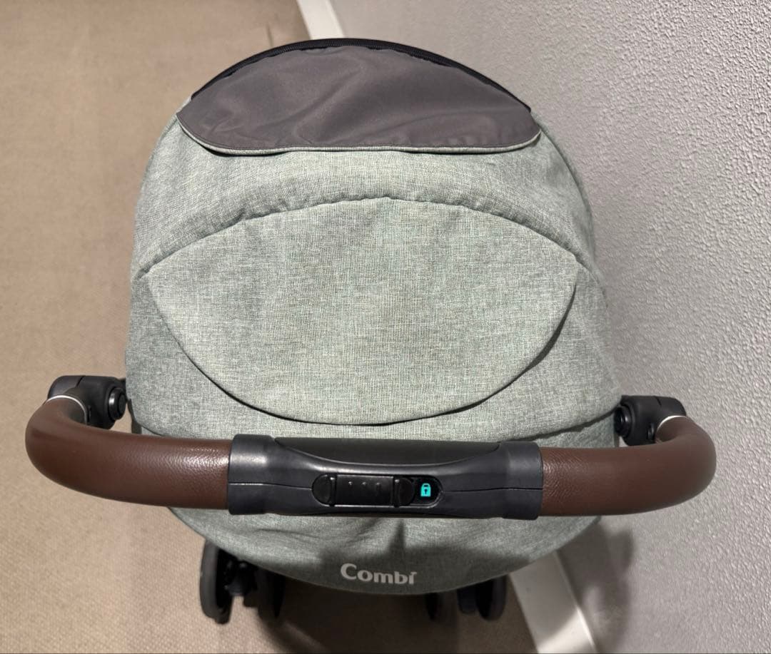 Combi 折りたたみ式ベビーカー スゴカル　swich plusエッグショック