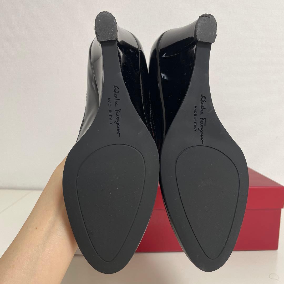 最終価格Salvatore Ferragamo ブラックウェッジヒールパンプス
