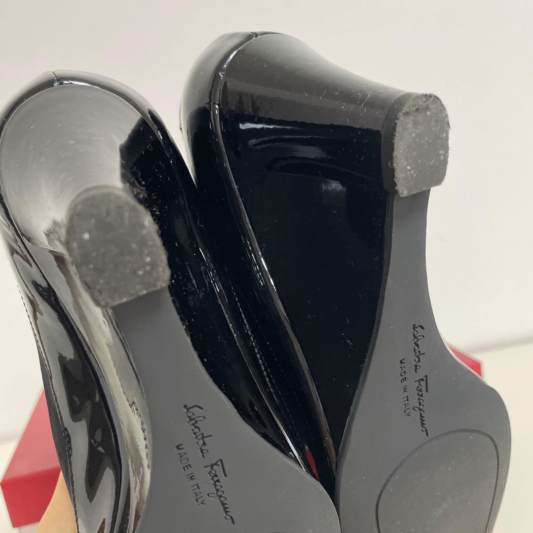 最終価格Salvatore Ferragamo ブラックウェッジヒールパンプス