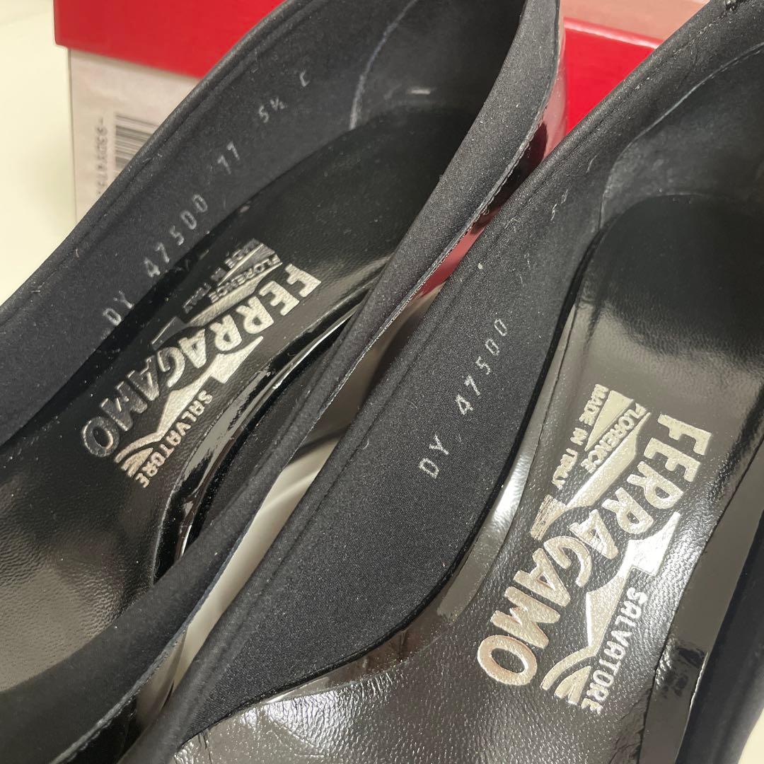 最終価格Salvatore Ferragamo ブラックウェッジヒールパンプス