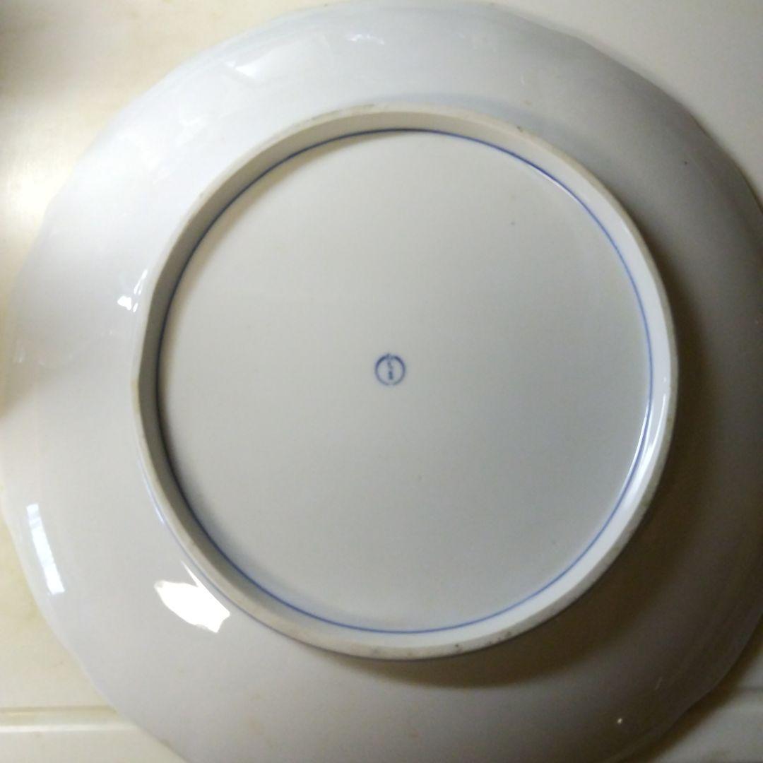 たちまるの青い花柄の陶磁器大皿