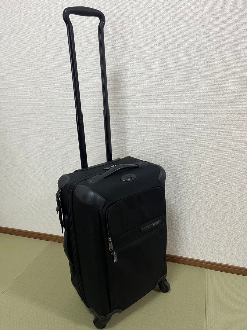 TUMI ブラック キャリーケース 4輪