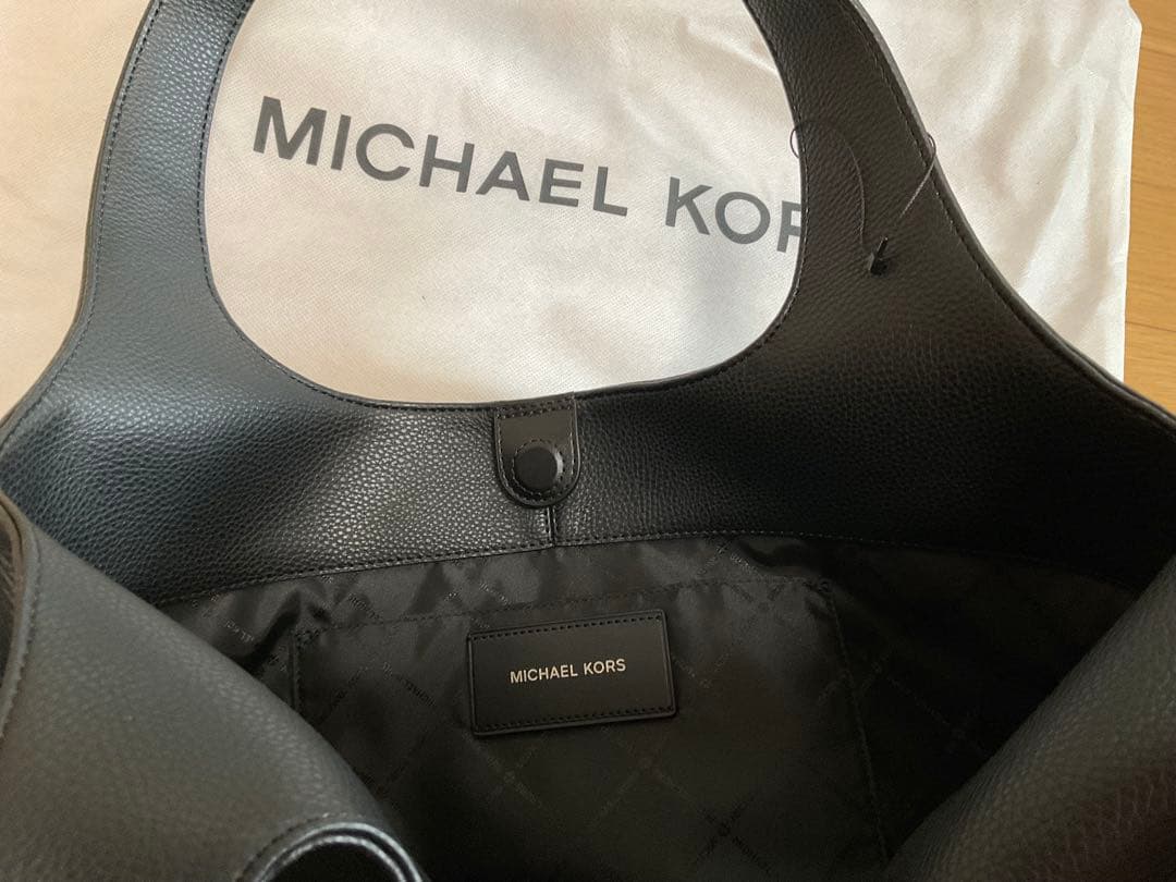 y*u様 MICHAEL KORS 新作トートバッグ