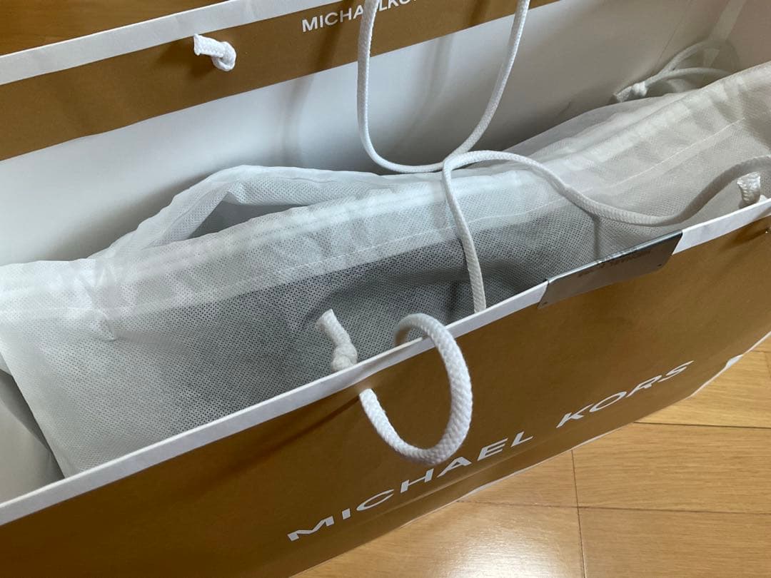y*u様 MICHAEL KORS 新作トートバッグ