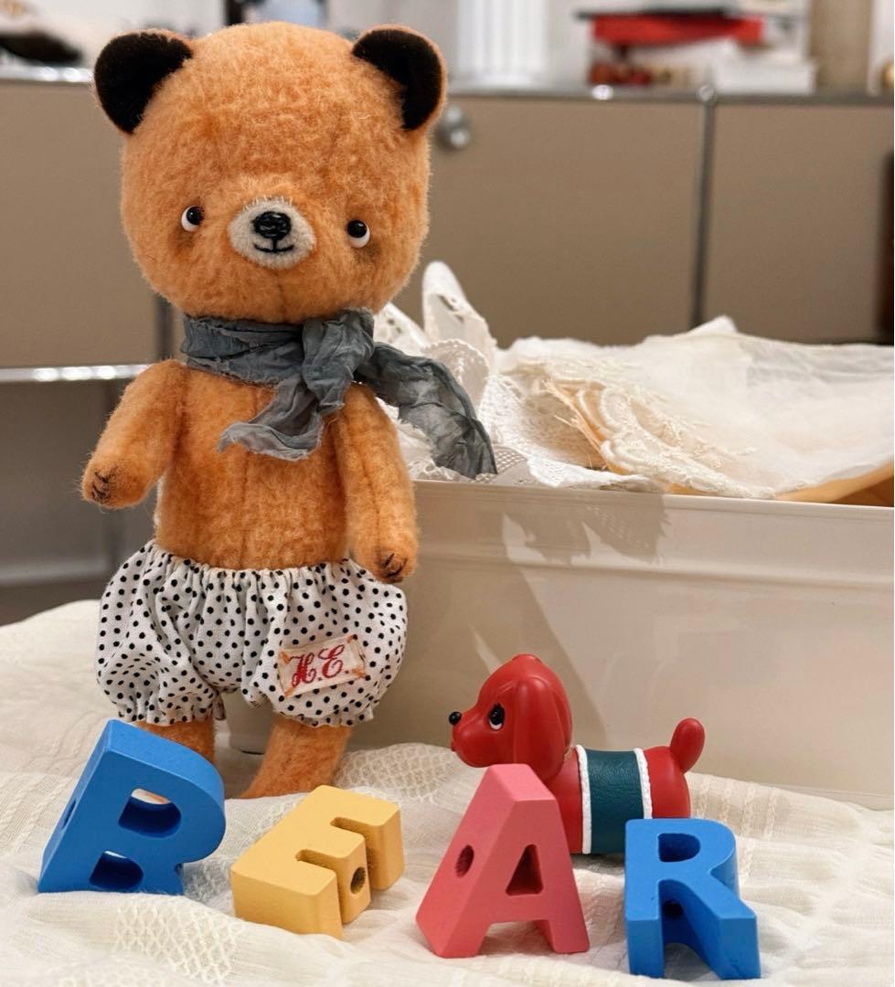 元気な黒耳仔熊 ぬいぐるみ アーティストベア 海外作家 ハンドメイド テディベア