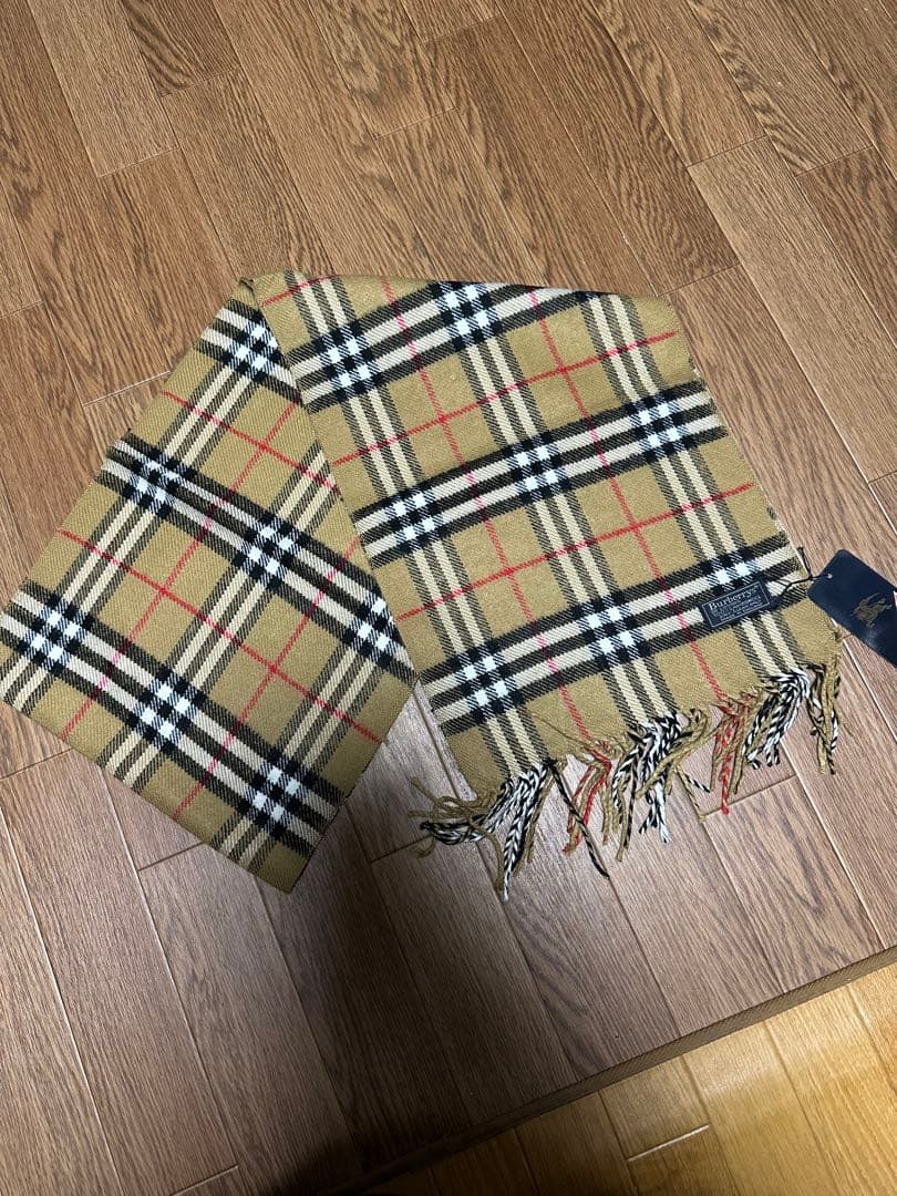 Burberryマフラー　新品　未使用　イングランド製　タグ付き　チェック