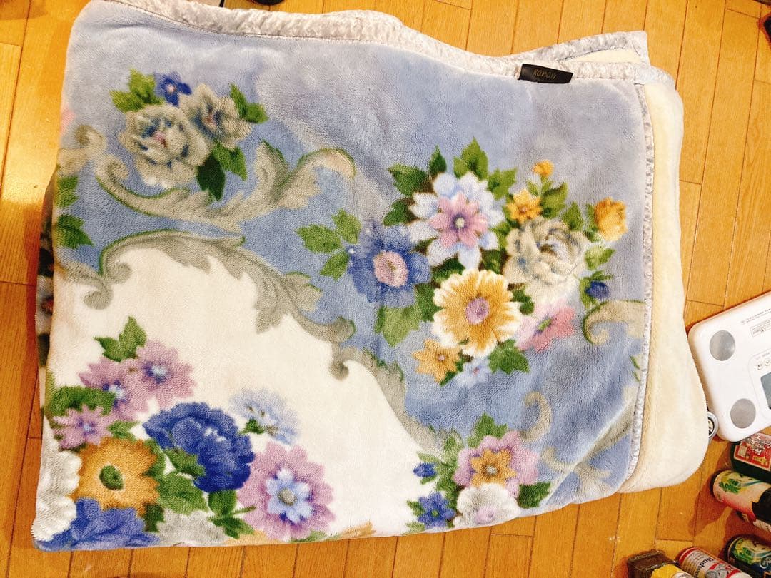 毛布　寝具　ブリヂストン　アクリル100%