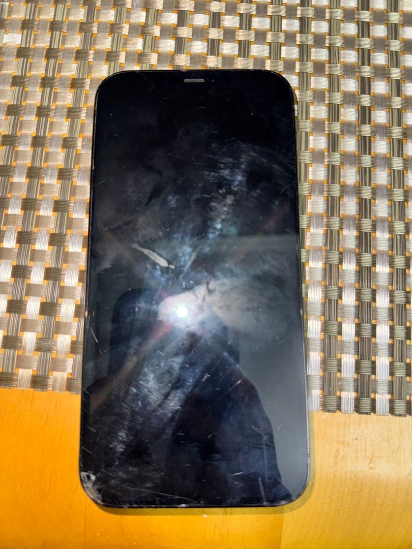 iPhone 12 Pro Max 128GB背面ひび割れ画面以上割れ