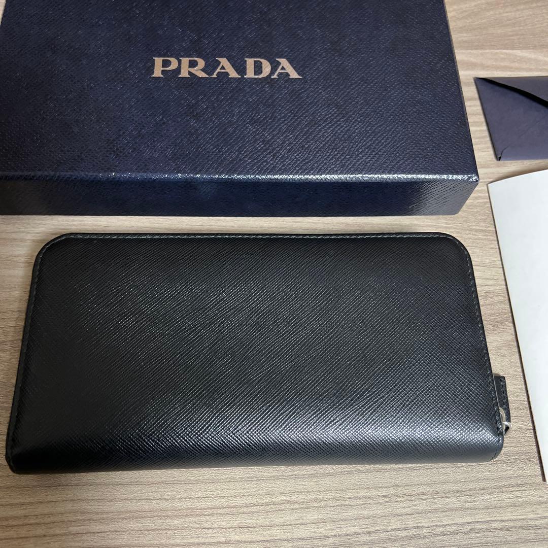 PRADA プラダ　長財布