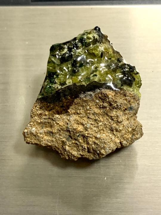 ボムストーン　原石✨　光エネルギー超濃縮✨火山爆発から出来た石　最高ランク