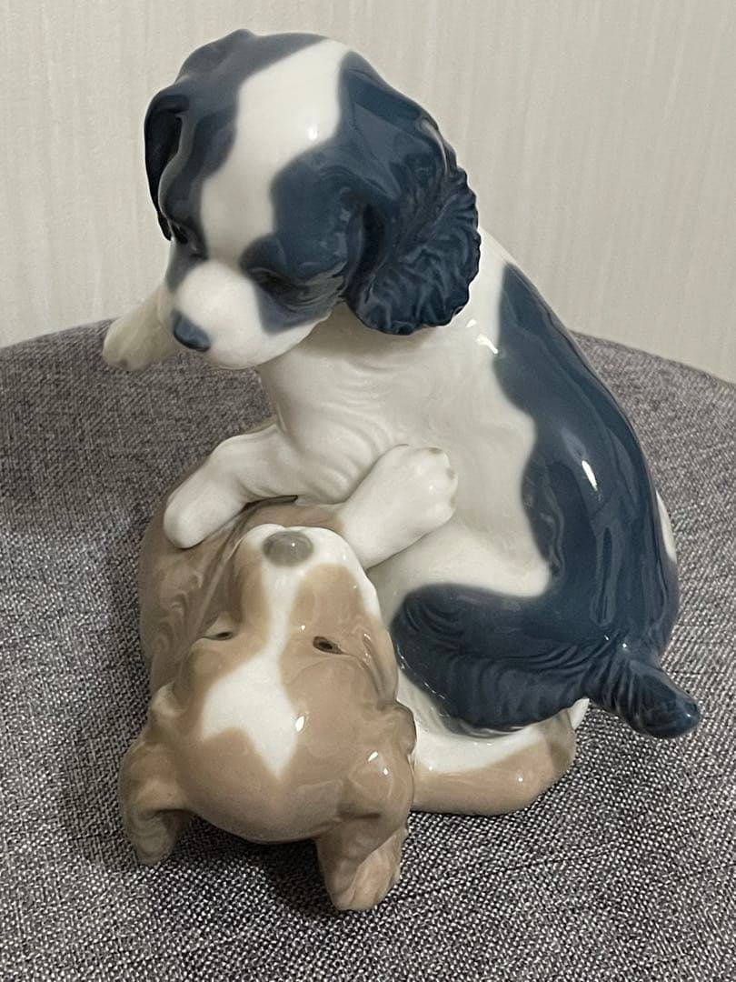 リヤドロの姉妹ブランド NAO 「いたずらっ子（犬）」スペイン磁器置物美品