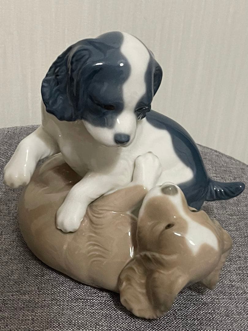 リヤドロの姉妹ブランド NAO 「いたずらっ子（犬）」スペイン磁器置物美品