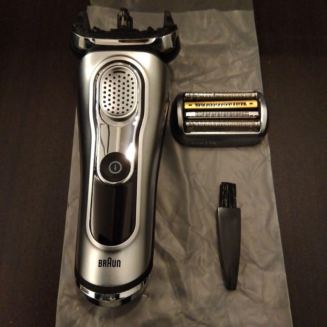 BRAUN シリーズ９ 電気シェーバー本体+充電ケーブル+ケース+ブラシ
