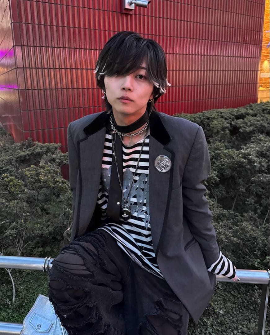 GRANCY 総柄ラインストーングラフィックロンT S8 ボーダー
