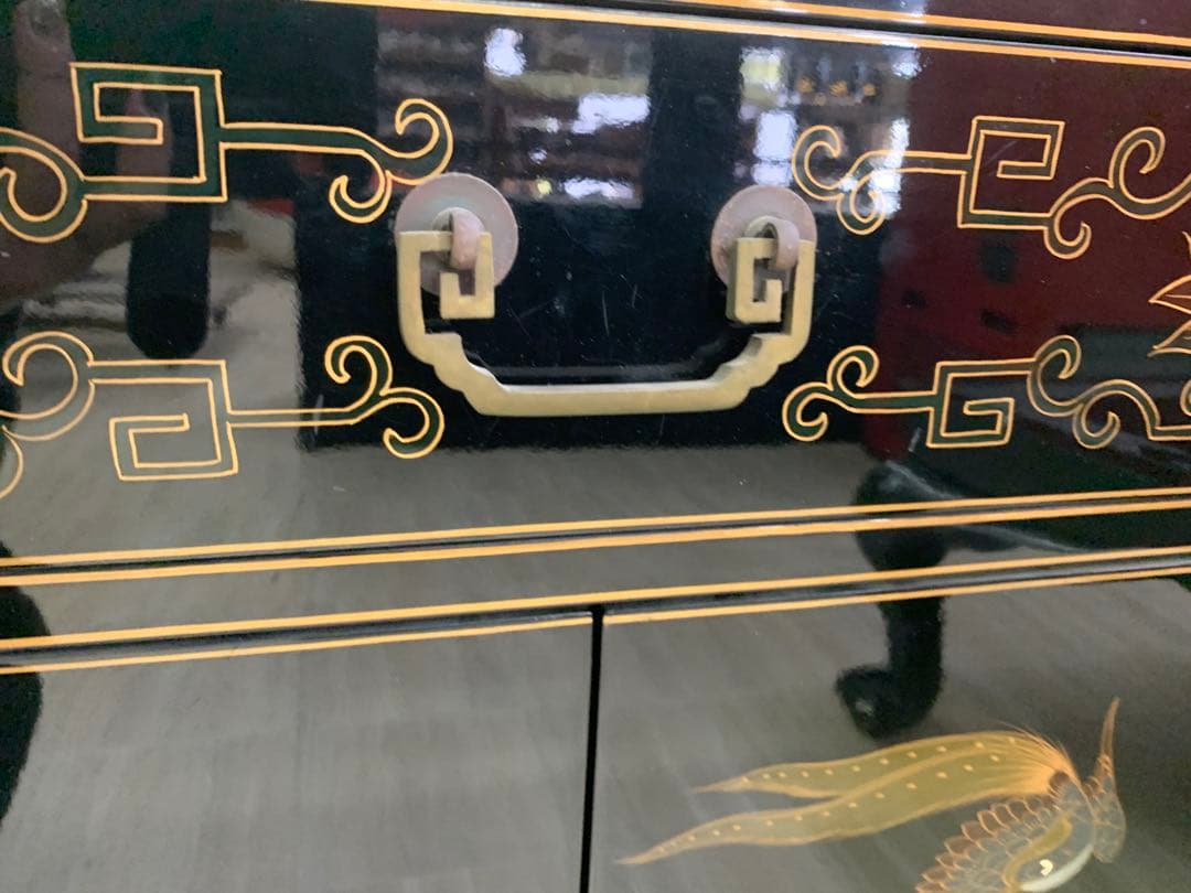 中国家具　螺鈿細工　アジア風黒色タンス 金色装飾