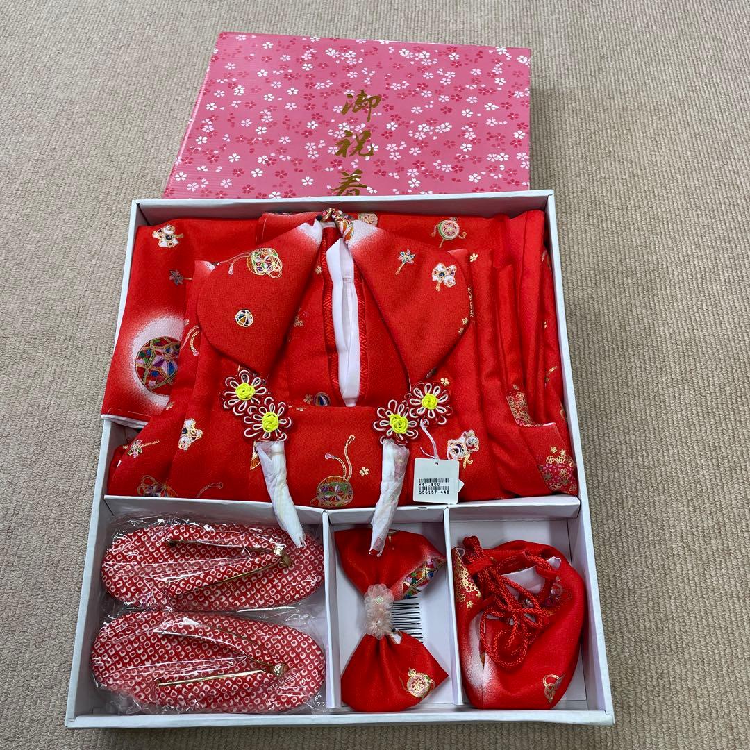 新品 七五三 三歳お祝い着 フルセット 赤 被布 着物 襦袢 草履 巾着 髪飾り