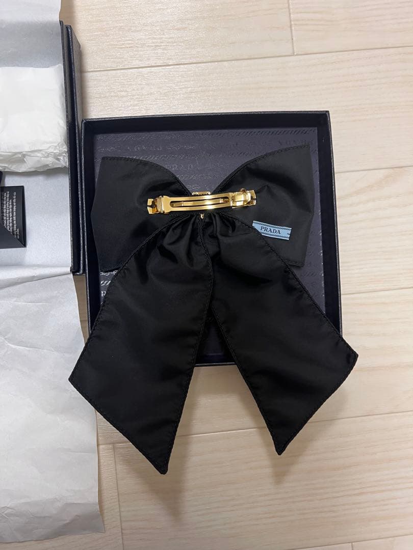 PRADA リボン ヘア クリップ バレッタ