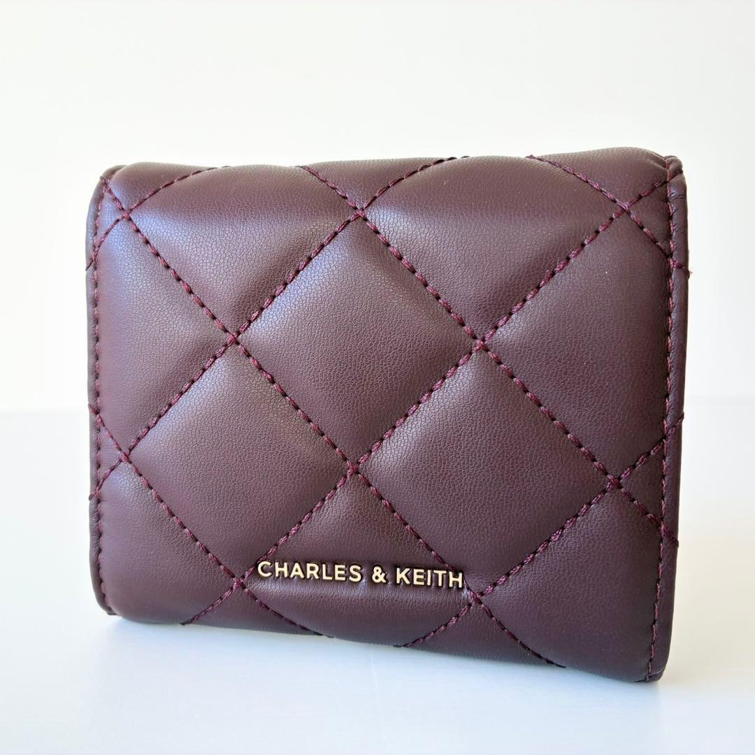 【新品】CHARLES & KEITH 三つ折り財布 アリエッティ キルティング