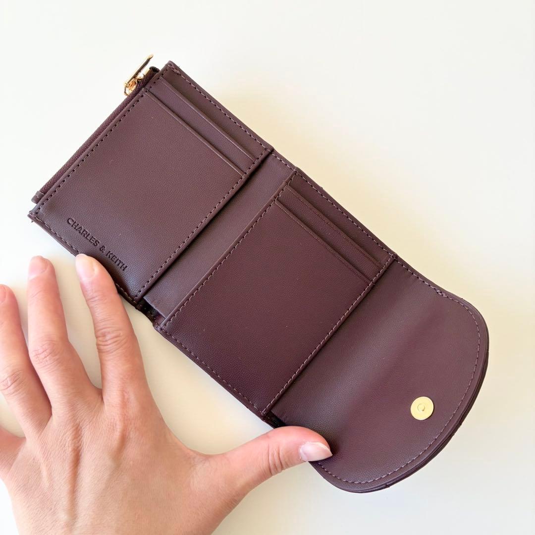 【新品】CHARLES & KEITH 三つ折り財布 アリエッティ キルティング