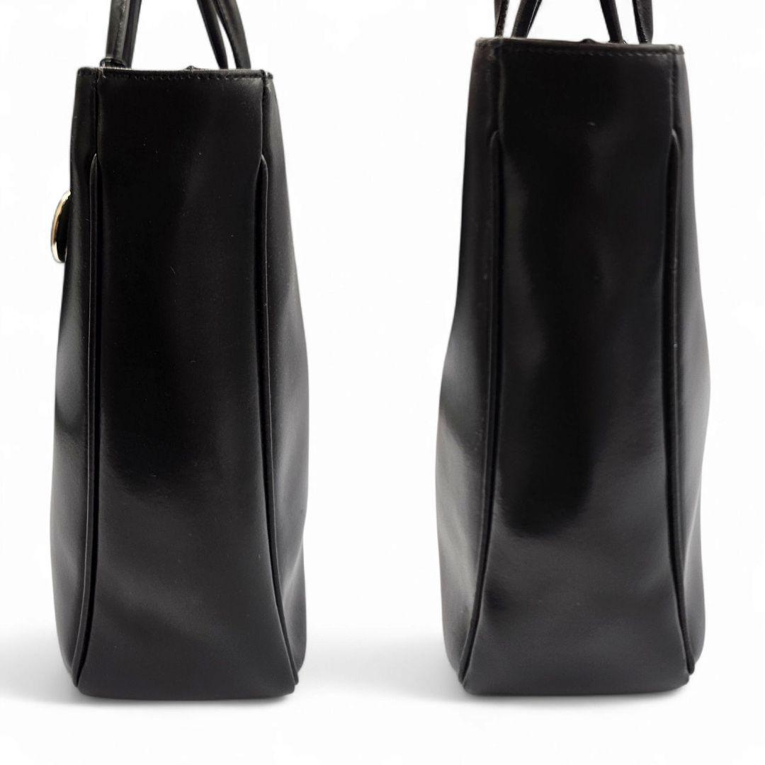 美品　FURLA　サフィアーノレザー　トートバッグ　A4可 ブラック　2way