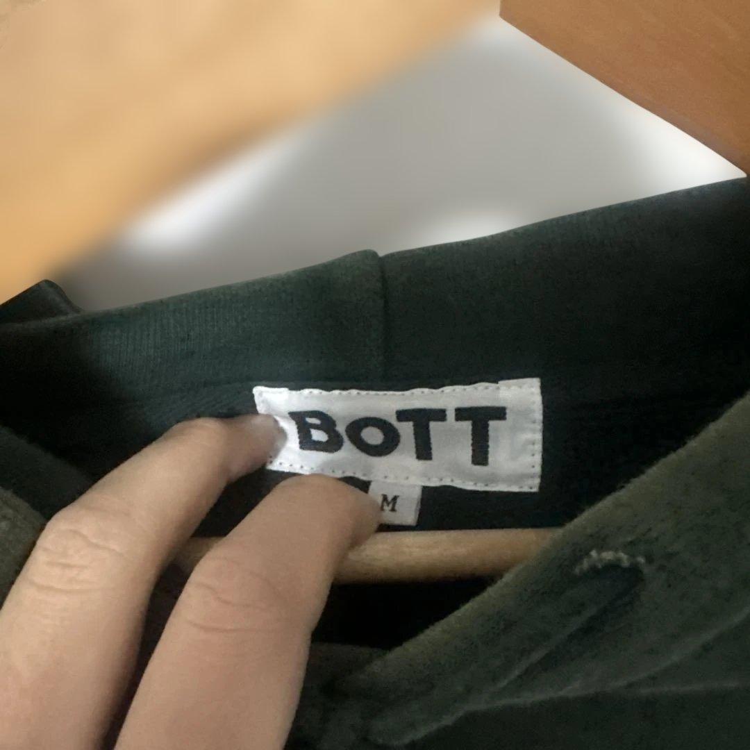 bottパーカー