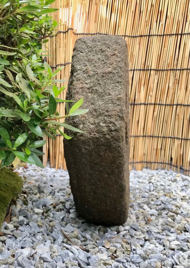 【天然石・瓢箪模様・屋上テラス灯篭・オブジェ・坪庭石灯篭・露地庭灯篭】造園水石