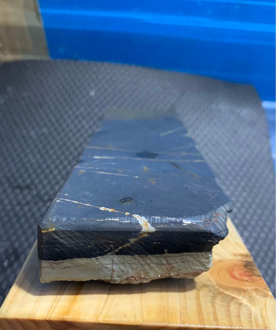 天然砥石　正本山　巣板　カラス　仕上げ砥石　台付き