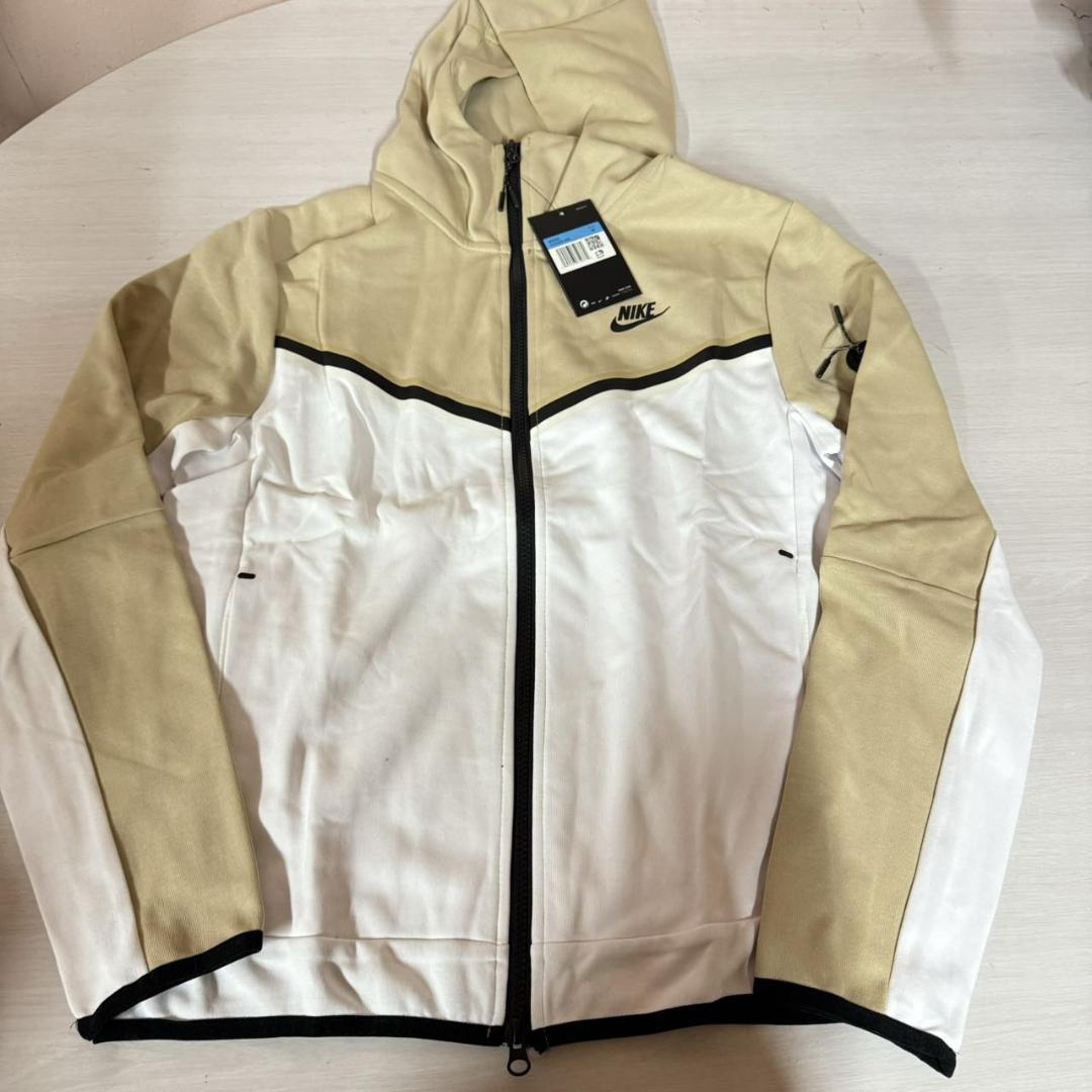 NIKE ライトカーキ×ホワイト セットアップ Mサイズ