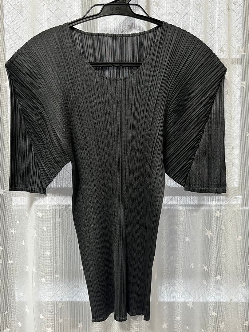 【美品】PLEATS PLEASE　イッセイミヤケ　半袖シャツ　グレー