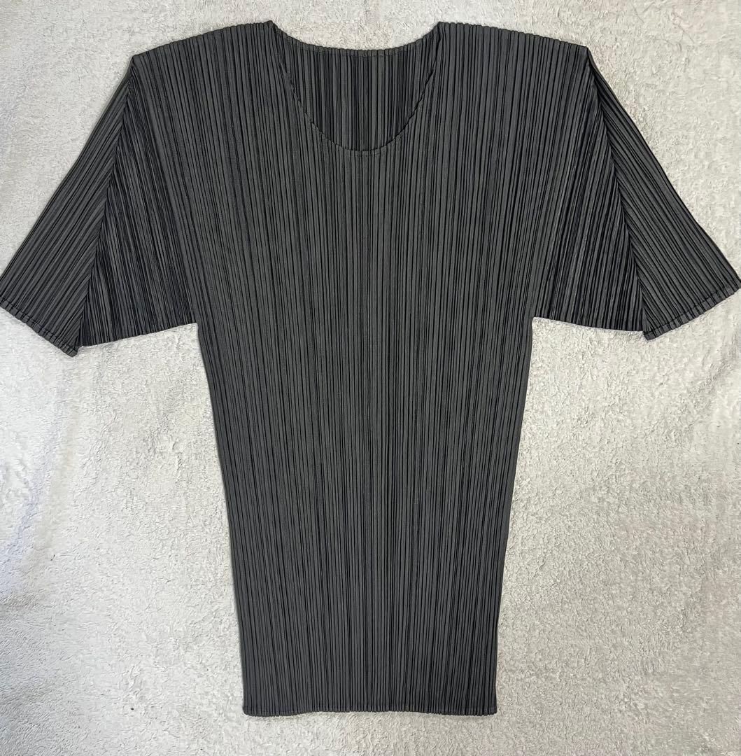 【美品】PLEATS PLEASE　イッセイミヤケ　半袖シャツ　グレー