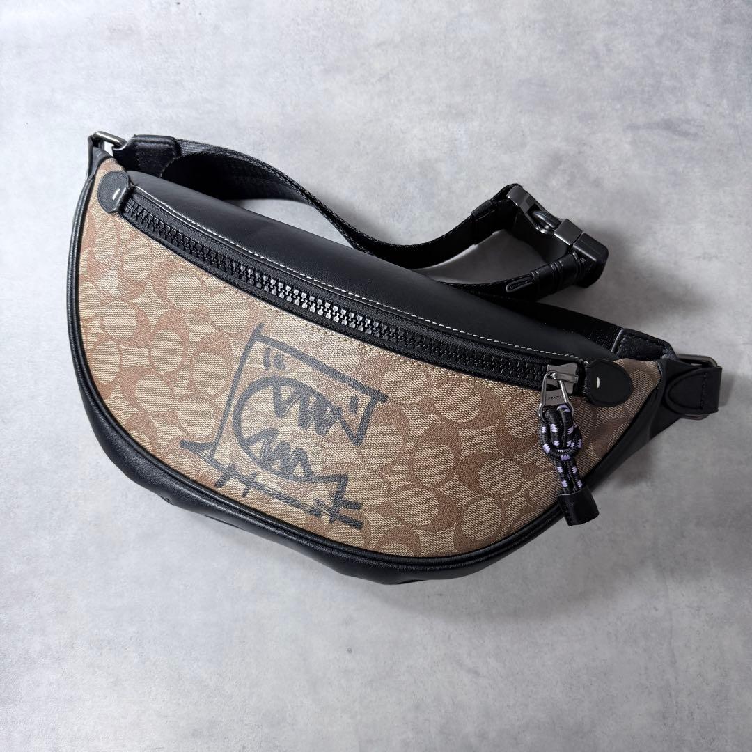 極美品✨コーチ レキシー シグネチャー ボディバッグ ウエストポーチ　コラボ限定