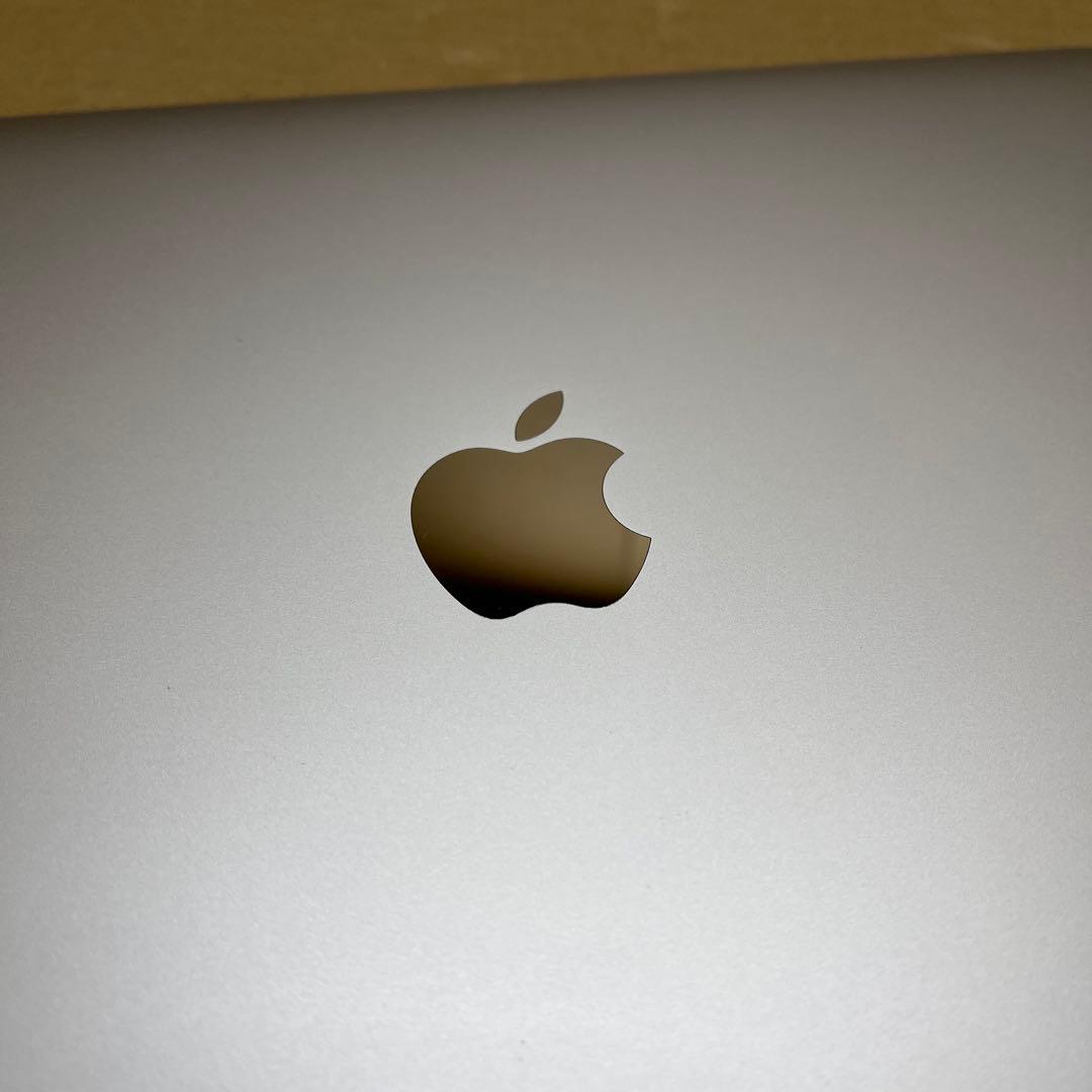 MacBook Air（M1,2020） 13.3インチ　シルバー　A2337