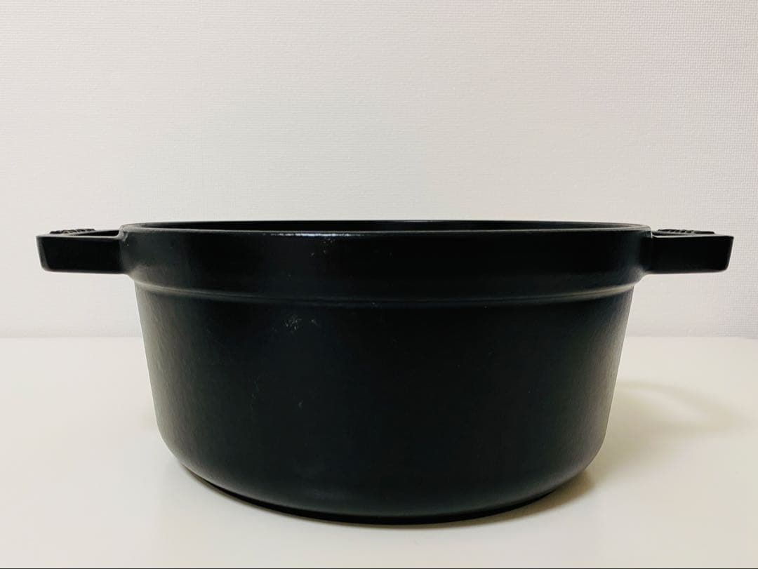 ストウブ STAUB ピコ ココット ラウンド 22cm 黒