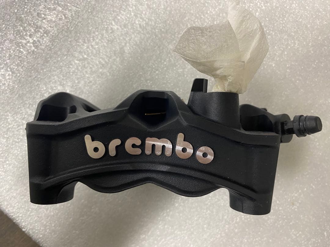 スズキ純正　brembo ラジアルマウントブレーキキャリパー　隼　右側