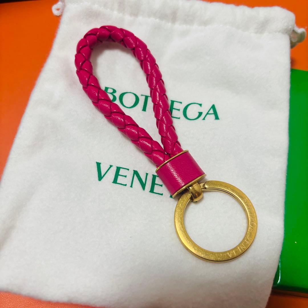 BOTTEGA VENETA ボッテガヴェネタ　キーリング　ピンク