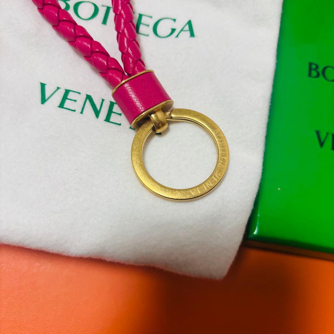 BOTTEGA VENETA ボッテガヴェネタ　キーリング　ピンク