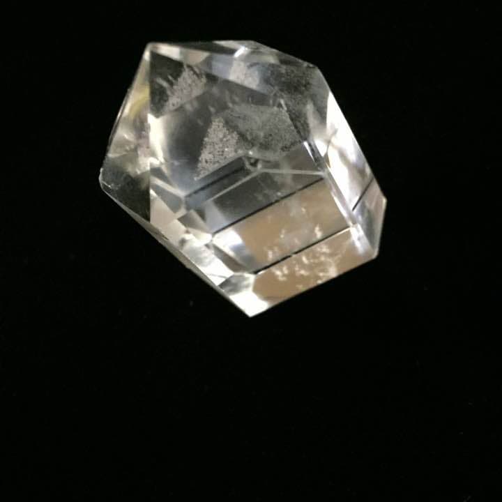 霊石 一点物 山入り水晶 幻影水晶 貴女様の一生の御守り ※占いは付きません