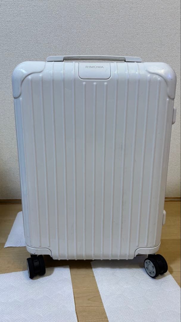 RIMOWA リモワ　ESSENTIAL キャビン　ホワイト