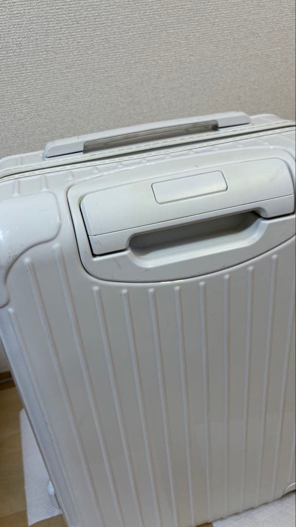 RIMOWA リモワ　ESSENTIAL キャビン　ホワイト