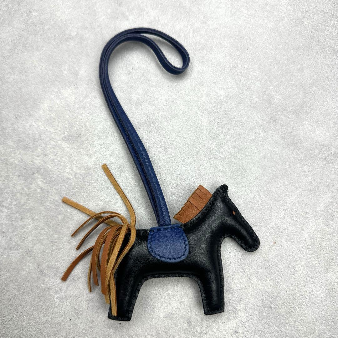 HERMES エルメス ロデオチャームPM ノアール ゴールド ブルーサフィール