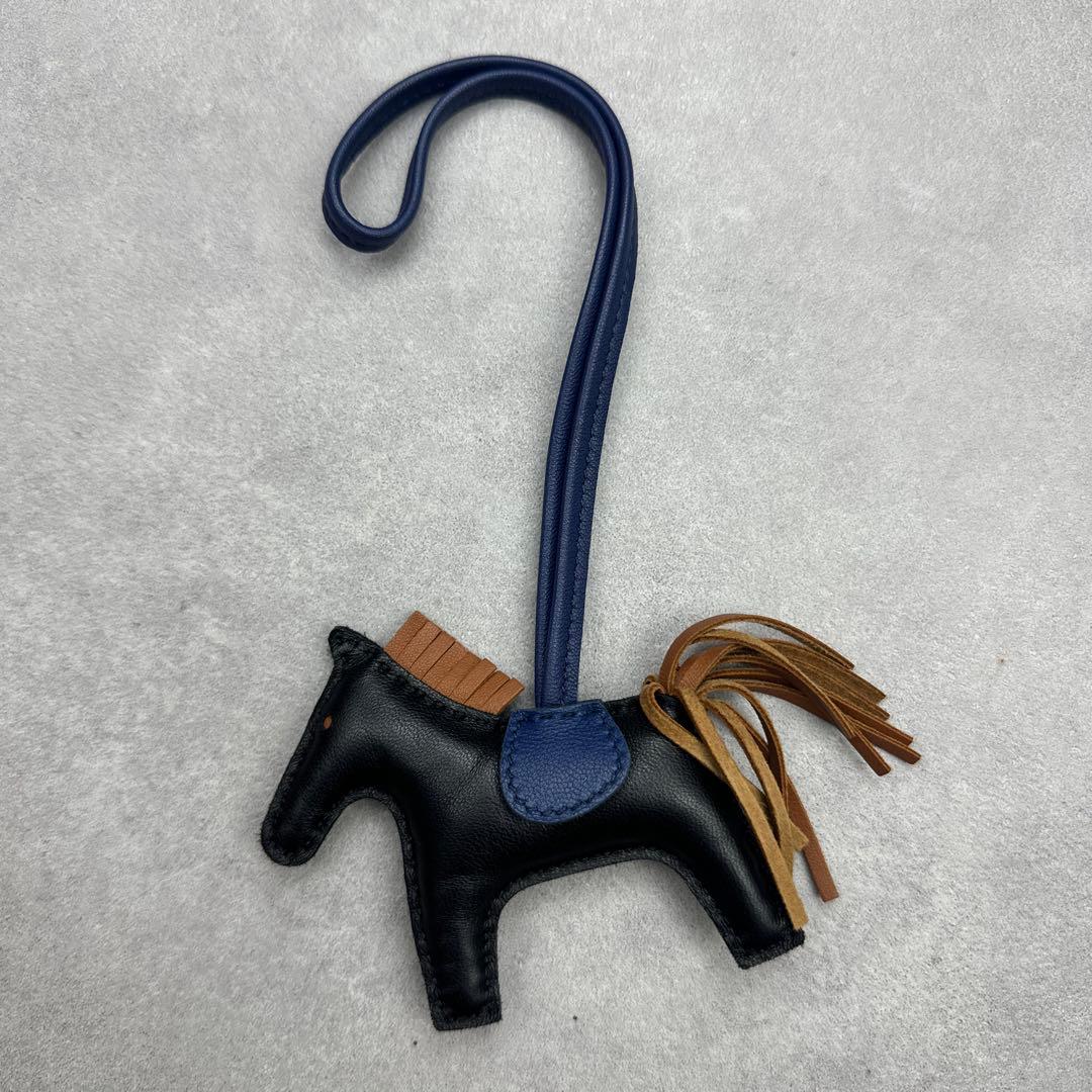 HERMES エルメス ロデオチャームPM ノアール ゴールド ブルーサフィール