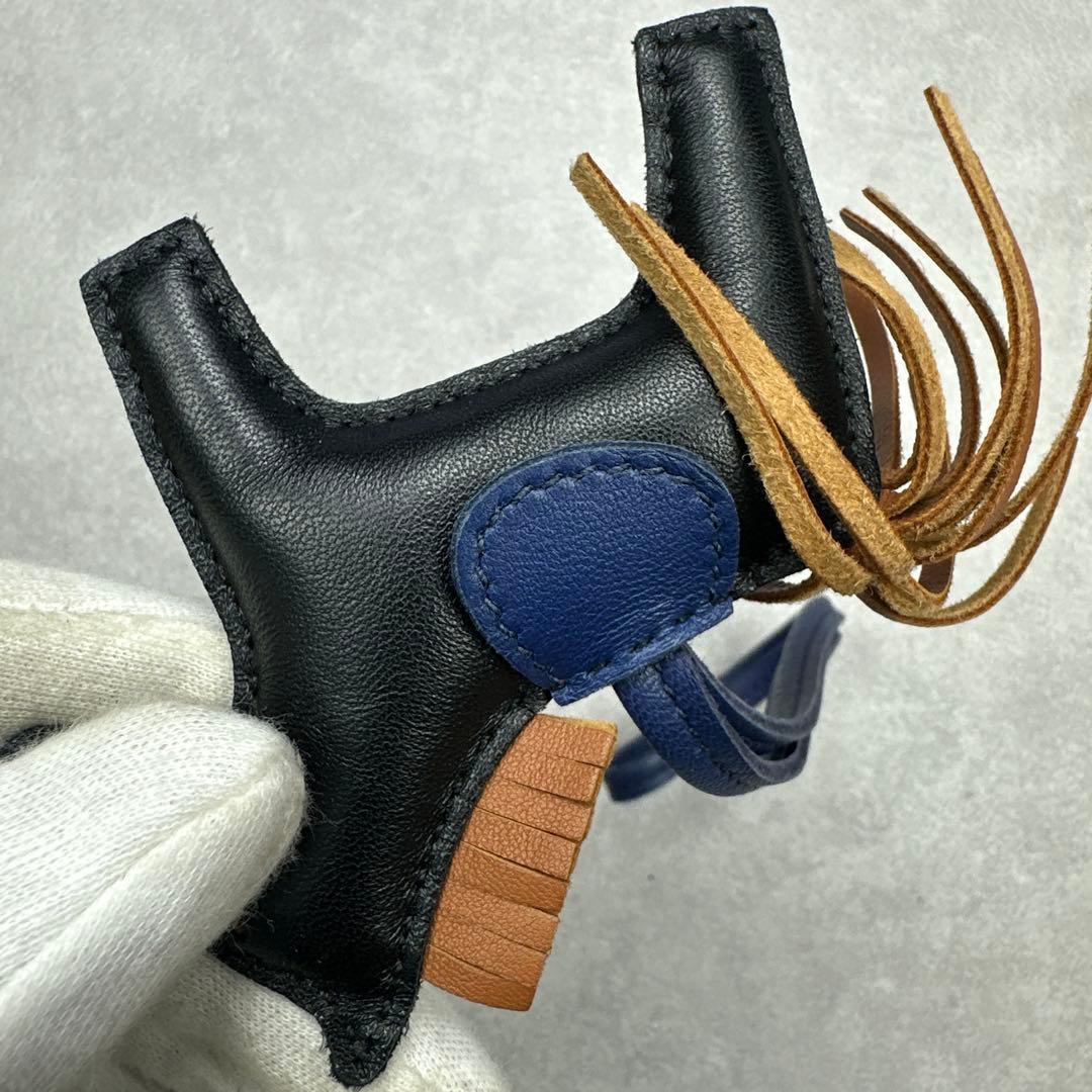 HERMES エルメス ロデオチャームPM ノアール ゴールド ブルーサフィール