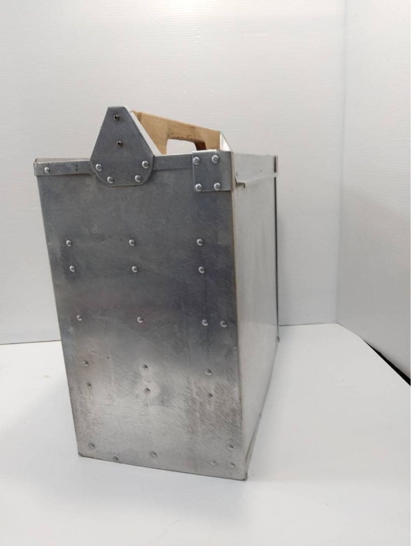 G2171【昭和レトロ】出前用 アルミ製 おかもち (木製棚/持ち手付き)