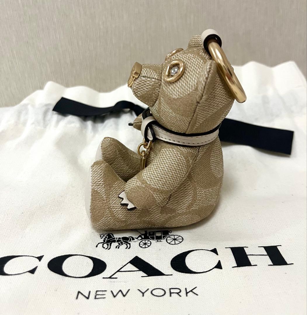 新品未使用　COACH クマ型キーホルダー ベージュ くま