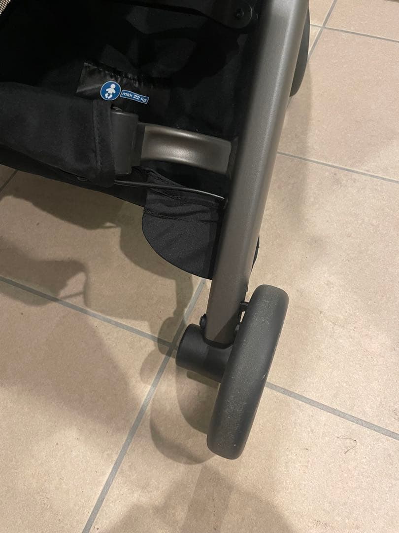 Cybex サイベックス　2024年モデル　リベル　美品