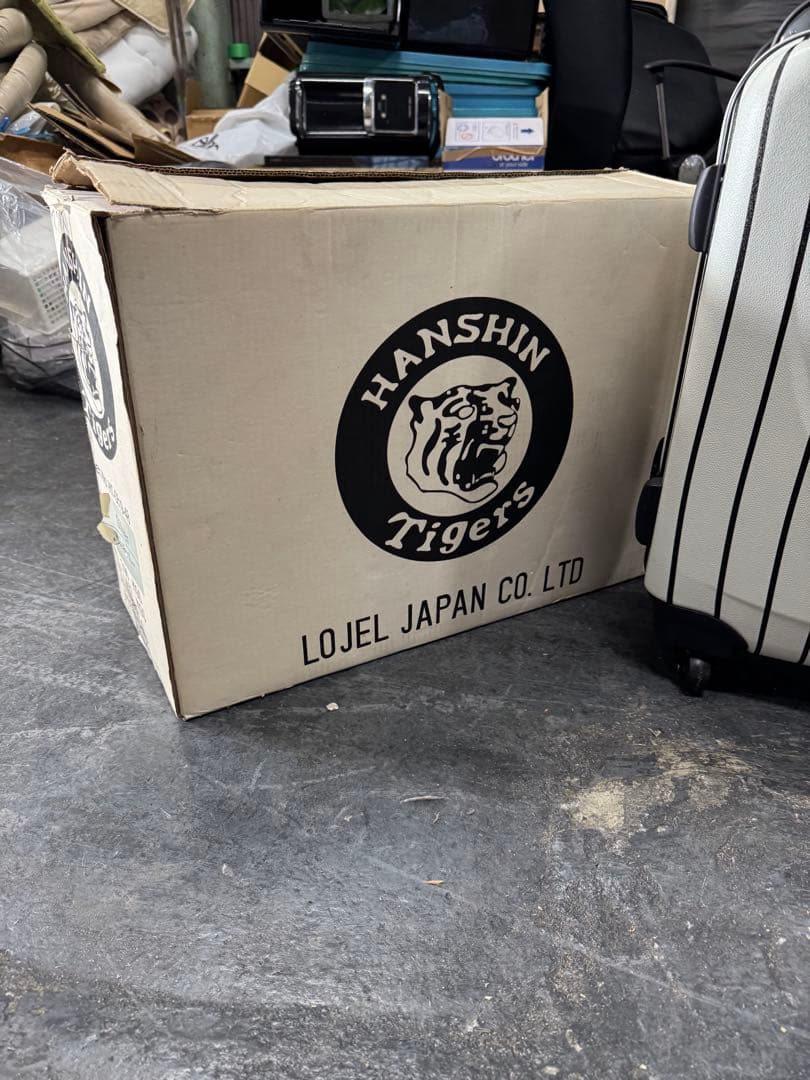 ②阪神タイガース　 キャリーケース 中型